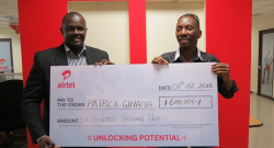    Patrick Gihana ushushanya za Cartoon yahawe 600,000Frw na Airtel Rwanda 