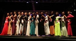 Hatoranyijwe abakobwa 15 bakomeza muri Miss Rwanda 2016 bahita bajyanwa mu mwiherero - Amafoto