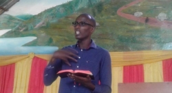 Ntugacumbikire uburyarya umuturanyi mubi w'urukundo-Ev Rutagungira Ernest