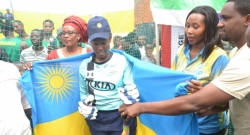 Cathia Uwamahoro nyuma y’amasaha 26 akina Cricket yanditswe muri ’Guinness de Records’-AMAFOTO