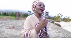 Uwera Karen yashyize hanze amashusho ya ‘I Surrender’ isengesho buri wese yasenga akanesha satani-VIDEO