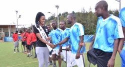 Miss Simbi Fanique yifatanyije n'abafite ubumuga mu gutangiza shampiyona yabo y’umupira w’amaguru-AMAFOTO