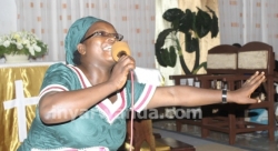 Stella Manishimwe ngo amaze kwandika indirimbo 300,ubu agiye kumurika album ya 3 y'amashusho ‘Ni njye wa mugore’