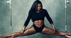 Serena Williams utwite inda y’imvutsi yifotoje yambaye ubusa