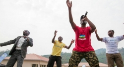 Senderi na Tuyisenge bahuriye mu ndirimbo bavuga ibyiza Perezida Kagame yakoreye u Rwanda-VIDEO