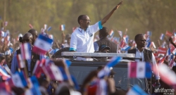 MU MAFOTO 100: Paul Kagame umukandida wa FPR Inkotanyi yiyamamarije i Rusizi hafi y’u Burundi na Congo