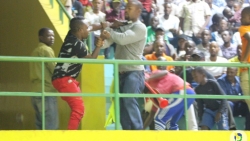 Rujugiro yakubitiwe muri Petit Stade Amahoro azira Vuvuzela-AMAFOTO