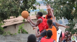 Mutokambali na Nkusi bitabiriye amarushanwa ya “Invitational Baskteball Tournament” bareba abana bafite impano-AMAFOTO