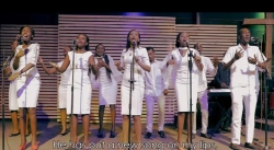 Penuel worship team yashyize hanze amashusho y’indirimbo ‘Mumfashe duhimbaze’-VIDEO