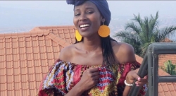 Apophia Natukunda yasohoye amashusho y’indirimbo ye ya mbere ‘Ushimwe’-VIDEO