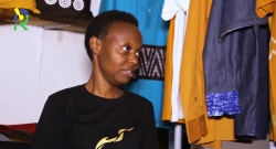 Mu gihe abandi barangura ibitenge byo kudodamo imyenda, Gloria Kamanzi we yatangiye gukorera ibitenge mu Rwanda-VIDEO