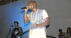 HUYE: Mani Martin yakoze ku mitima abakunzi be muri ‘Afro Album Tour’ -AMAFOTO