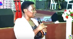 VIDEO: Ahamya ko amaze imyaka 5 ajyanwa i kuzimu n'abadayimoni akanywa ikibindi cy'inzoga n'ikesi ya byeri