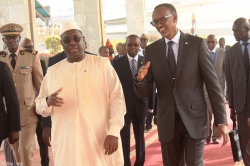 Perezida Kagame yitabiriye ihuriro Mpuzamahanga rya kane ryiga ku mahoro n’umutekano ribera muri Senegal-AMAFOTO