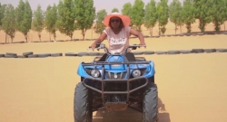 Tonzi yasohoye amashusho y'indirimbo nshya 'Uhorana nanjye' yafatiwe i Dubai-VIDEO