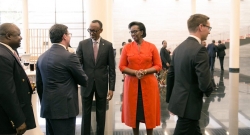 Perezida Paul Kagame yasangiye n’abahagarariye ibihugu byabo mu Rwanda n’abandi badipolomate