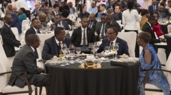 MU MAFOTO: Perezida Kagame yasangiye ku meza na Perezida wa Zambia Edgar Lungu uri mu Rwanda mu ruzinduko rw'iminsi ibiri