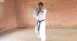 VIDEO: Umuraperi Padiri Uwimana yasohoye indirimbo nshya akinamo karate ati "Ubusanzwe mfite Ceinture noire"