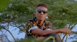 "Sinarekera kureba mu mboni z’amaso yawe"-Sintex mu ndirimbo 'Icyoroshye'-VIDEO