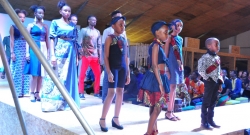 Rwanda Cultural Fashion Show yamurikiwemo n’imideri y’i mahanga abana bato cyane baratungurana-AMAFOTO