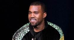 Kanye West uhamya ko ubucakara butigeze burangira muri Amerika yahinduye amazina ye