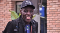 Oliver Mtukudzi wo muri Zimbabwe uzaririmba muri Kigali Jazz Junction yageze i Kigali-AMAFOTO