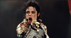 Ikote Michael Jackson yakoresheje mu 1987 ryashyizwe mu cyamunara