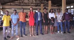 Shanitah, Ndahiro Liliane na Ingabire Belinda bari muri Miss Rwanda 2018 basuye abanyeshuri ba Kagarama Secondary School -AMAFOTO