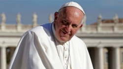 Papa Francis ahangayikishijwe n’abapadiri b’abatinganyi