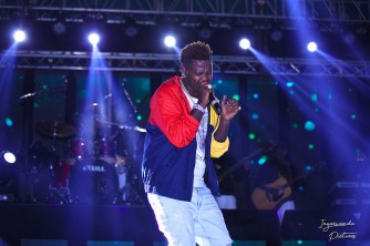 Bruce Melody Performing in East African Party 