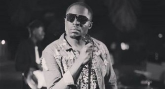 Uncle Austin atangiye umwaka ashyira hanze amashusho y'indirimbo 'Ubanza ngukunda Remix' -VIDEO