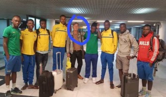  Robertinho yafatanyije urugendo na Team Rwanda yari igiye muri Cameroun