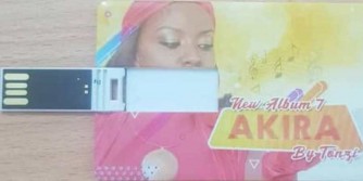 Tonzi yazanye agashya ko kugurisha Album ye “Akira” kuri Flash Disk -AMAFOTO
