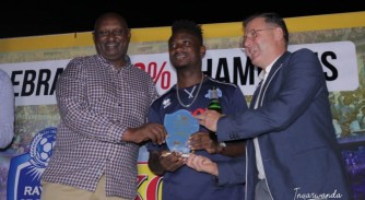 Jules Ulimwengu yatwaye igihembo cya SKOL na MG nk’umukinnyi wa Gicurasi 2019 muri Rayon Sports-AMAFOTO
