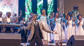 Shalom choir yasohoye amashusho y'indirimbo 'Abami n'Abategetsi' yafatiwe muri Kigali Convention Center-VIDEO