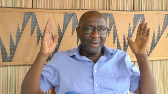 Alain Muku mu ndirimbo ye nshya “Akana ko mu ijisho” yavuzemo imitoma inyura umutima w'umukunzi-VIDEO