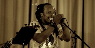 Australia: Ras Banamungu yasohoye amashusho y'indirimbo 'My Sun Shine' irimo umudiho nyarwanda-VIDEO