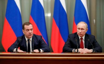 Minisitiri w’Intebe mu Burusiya Dmitry Medvedev na Guverinoma yose beguye