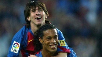 Messi yiyemeje kwishyura akayabo ka Miliyoni z’amadolari Ronaldinho asabwa kugira ngo afungurwe - AMAFOTO