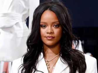 Rihanna arifuza kuzabyara abana 4 adafite umugabo