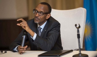 Perezida Kagame yabaye ahagaritse ku mirimo Guverineri Gatabazi JMV na Guverineri Gasana Emmanuel 