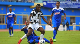 Biravugwa: Hakizimana Muhadjiri wakiniye APR FC yamaze gusinya muri Rayon Sports