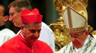 Cardinal Becciu: Umukozi wa Vatican yeguye ku mirimo ye mu buryo butunguranye