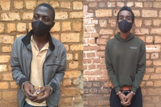 Huye: Polisi yafatanye abasore 2 udupfunyika 4 turimo ikiyobyabwenge gihambaye cya Heroyine (Héroine)
