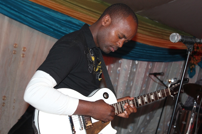 Mu bimaze kugaragra mu Rwanda, umuziki uzwi nka Live Music, hari bake bamaze gutera intambwe yo kuwukora badategwa