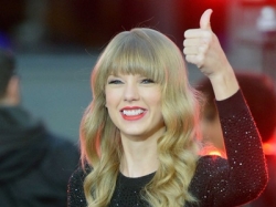 Taylor Swift ku isonga ry'urutonde rw'abahanzi 40 binjije amafaranga menshi muri 2013