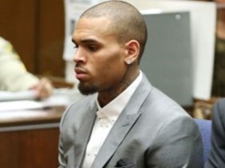 Chris Brown yongeye kujyanwa mu gihome 