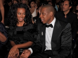 Jay-Z yakubitiwe mu maso y'umugore we Beyonce - VIDEO