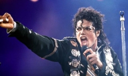 Imyaka 5 irashize Michael Jackson ufatwa nk'umwami w'injyana ya Pop atabarutse-AMATEKA YE (AMAFOTO&VIDEO)