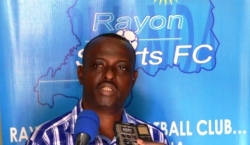 “Ibyo kuba umutoza wa Rayon Sports yasinye amasezerano ahandi ntabyo tuzi” Ntampaka Théogène